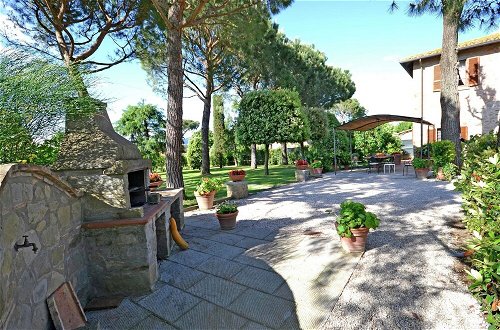 Photo 18 - Belvilla by OYO Balmy Villa in Cortona With Pool