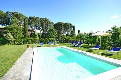 Photo 14 - Belvilla by OYO Balmy Villa in Cortona With Pool