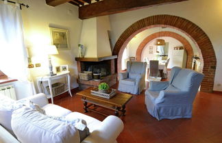 Photo 3 - Belvilla by OYO Balmy Villa in Cortona With Pool