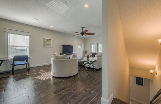 Luxury Living - Modern Beach Townhouse - Photo 20
