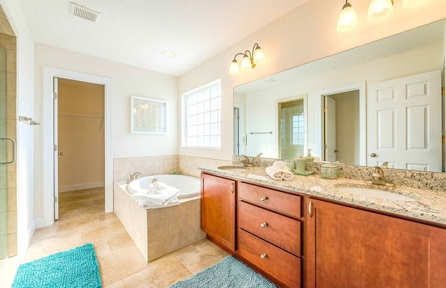 Luxury Living - Modern Beach Townhouse - Photo 29