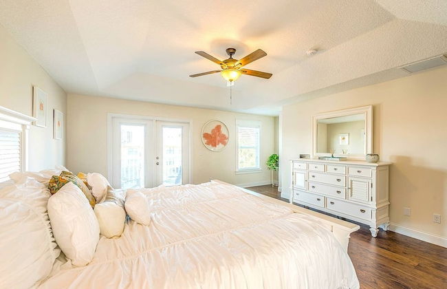 Luxury Living - Modern Beach Townhouse - Photo 11