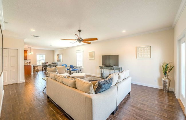 Luxury Living - Modern Beach Townhouse - Photo 21
