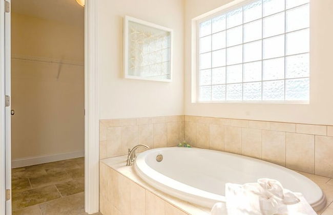 Luxury Living - Modern Beach Townhouse - Photo 33