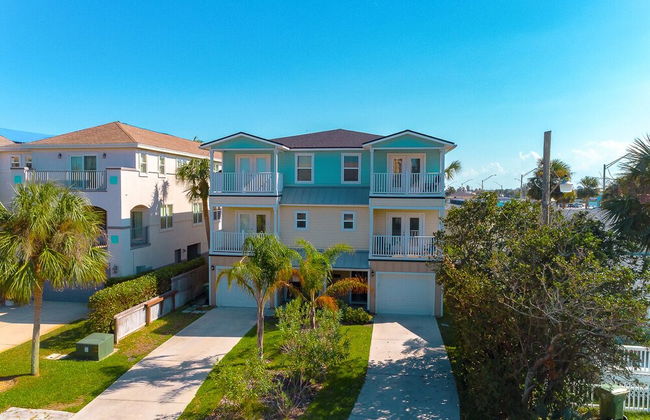 Luxury Living - Modern Beach Townhouse - Photo 42