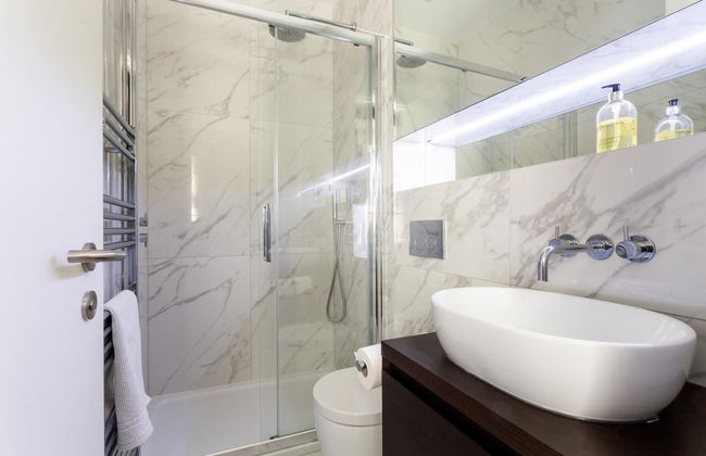 NEW Stunning 5BD Kensington House - Foto 33
