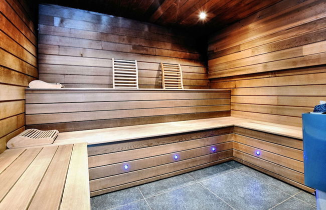 Beautiful Villa with Heated Outdoor Pool, Sauna, Hot Tub in Forest - Foto 16