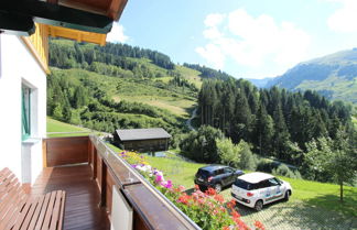 Foto 1 - Modern Holiday Home in Maria Alm Near Ski Area