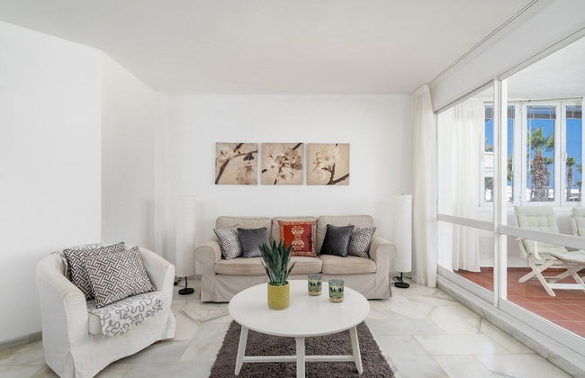 Stunning apartment in Puerto Marina - Photo 13