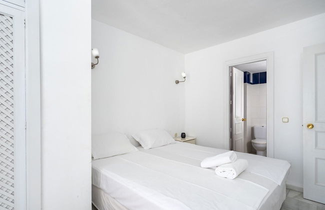 Stunning apartment in Puerto Marina - Photo 4