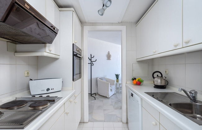 Stunning apartment in Puerto Marina - Photo 11