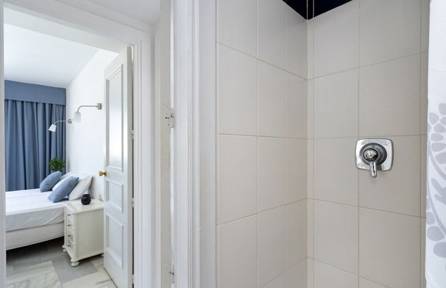 Stunning apartment in Puerto Marina - Photo 7