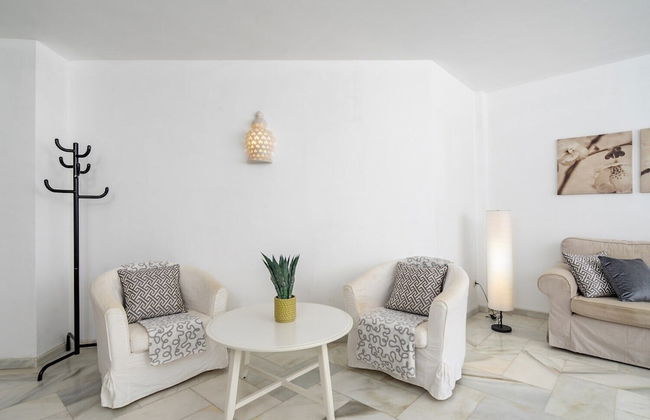 Stunning apartment in Puerto Marina - Photo 12