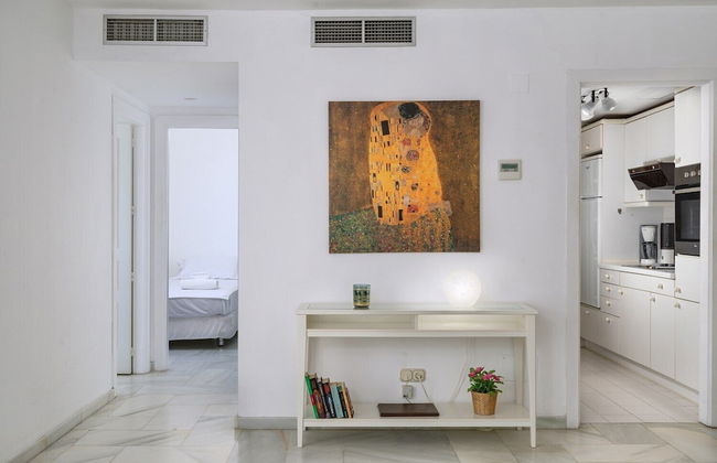 Stunning apartment in Puerto Marina - Photo 18