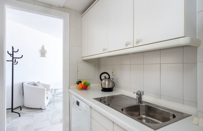 Stunning apartment in Puerto Marina - Photo 10