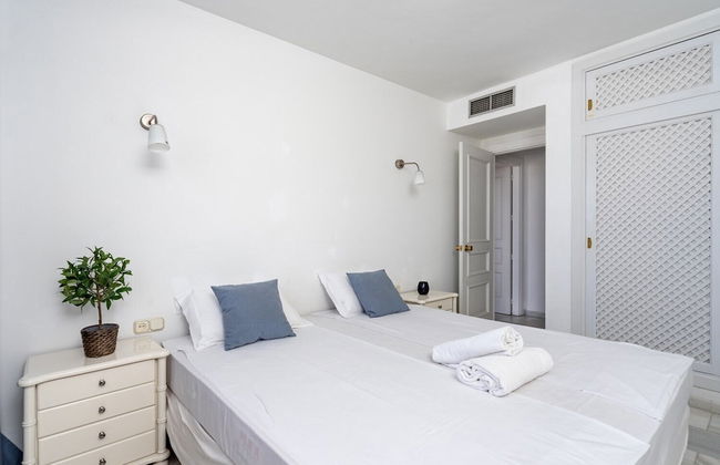 Stunning apartment in Puerto Marina - Photo 3