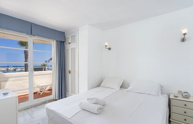 Stunning apartment in Puerto Marina - Photo 2