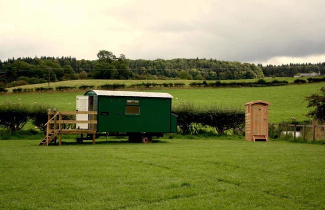 Shepherd's Hut @ Westcote - Photo 22