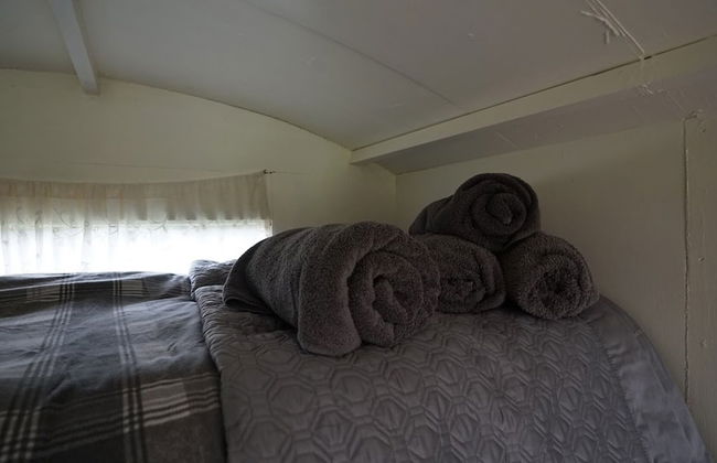 Shepherd's Hut @ Westcote - Photo 2
