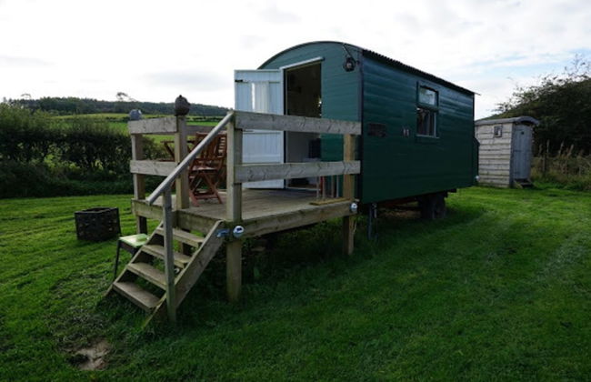 Shepherd's Hut @ Westcote - Photo 24