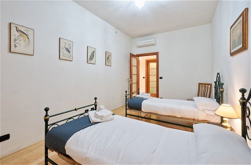 Photo 3 - Roomy Apartment Borgo San Paolo