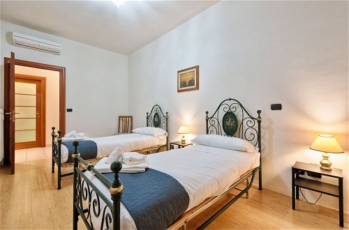 Photo 2 - Roomy Apartment Borgo San Paolo
