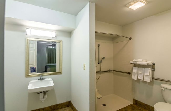 Studio 6 Lubbock, TX - Medical Center - Photo 25