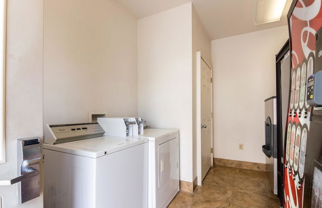 Studio 6 Lubbock, TX - Medical Center - Photo 29
