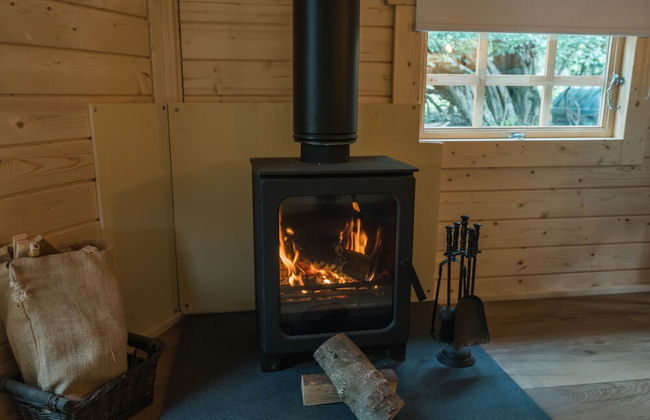 1-bed Cabin, 2 Adults, Outdoor Bath & Wood Burner - Foto 14