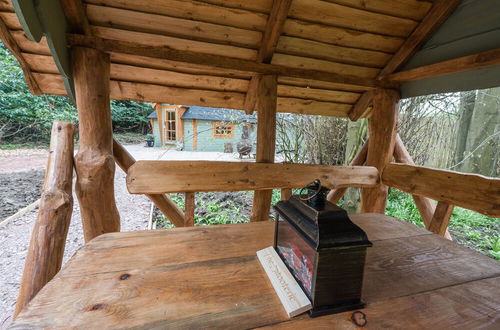 Foto 8 - Copper Beech Cabin for Couples, Outdoor Bath