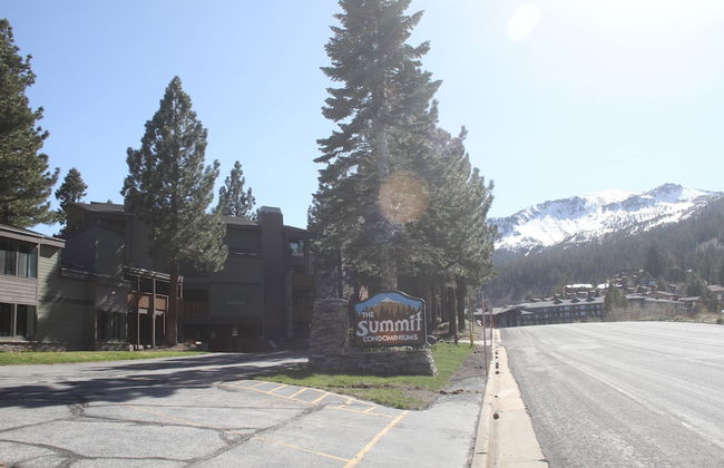 The Summit Condominiums - Foto 21