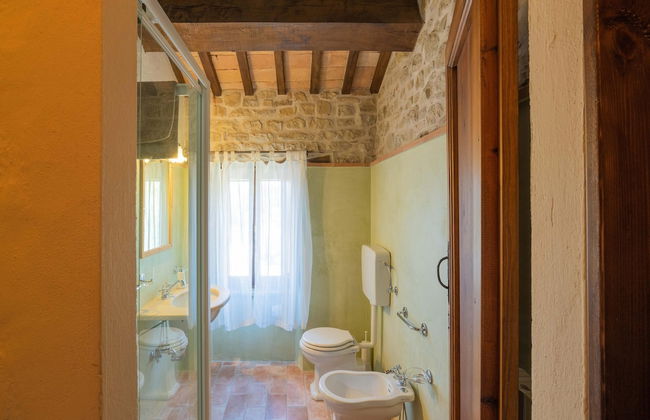 Elegant Stone House w/ Pool - Foto 16