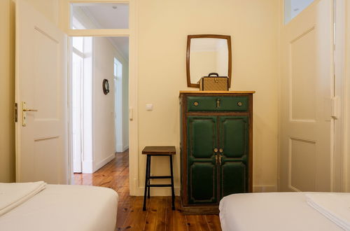 Photo 19 - JOIVY Lovely 3BR Apt w/ workspace, nearby Botanical Garden of Lisbon