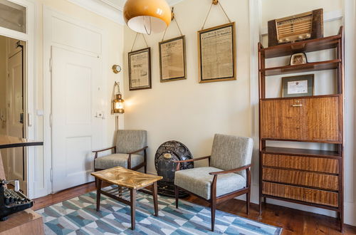 Photo 11 - JOIVY Lovely 3BR Apt w/ workspace, nearby Botanical Garden of Lisbon