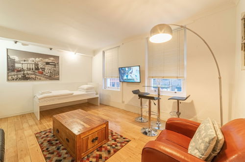 Photo 6 - Theatreland Piccadilly Circus Apartment