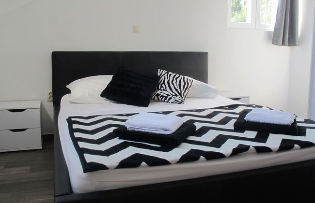 Comfortable 2 Bedroom Apartment - Photo 2