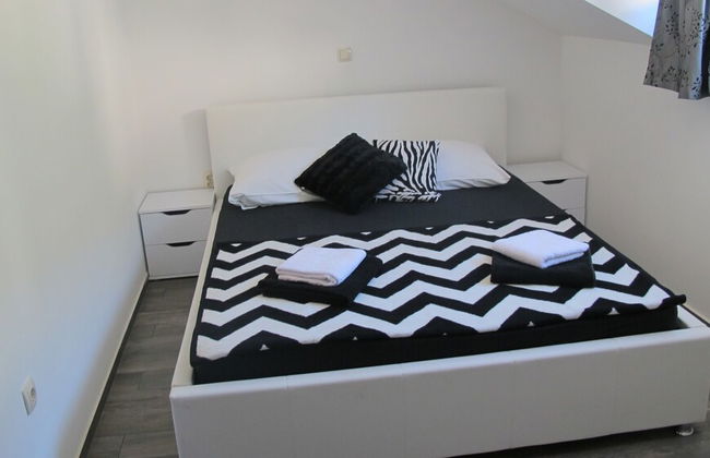 Comfortable 2 Bedroom Apartment - Photo 13