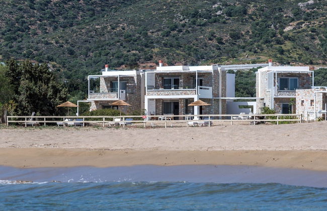 Cedar Bay Beachside Villas - Photo 1