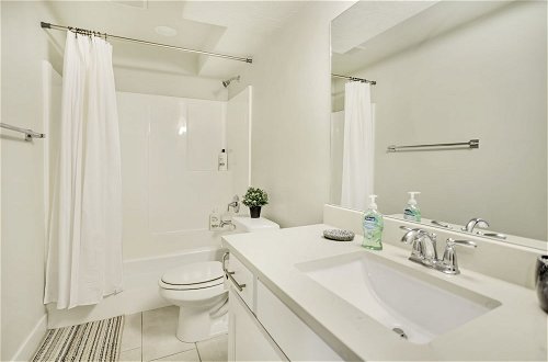 Photo 8 - NEW FURNISHED 2bd APT GREAT for Long Stays
