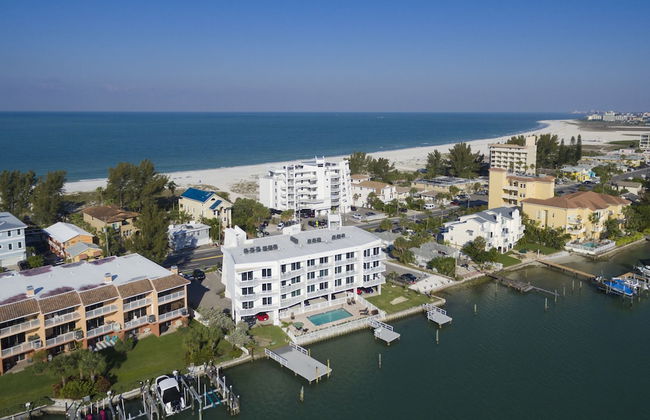 Provident Oceana Beachfront Suites - Foto 1