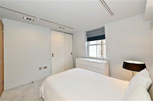 Foto 11 - Amazing Mayfair 2 Bedroom 2 Bath Air Conditioned