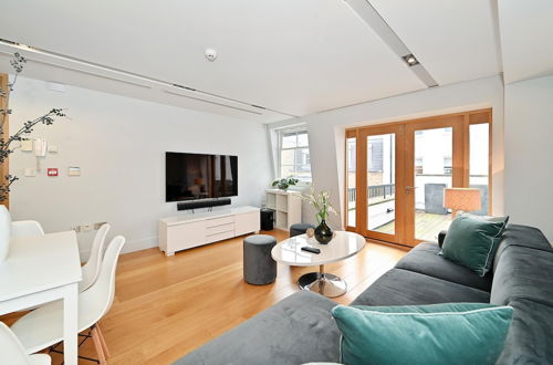 Foto 20 - Amazing Mayfair 2 Bedroom 2 Bath Air Conditioned