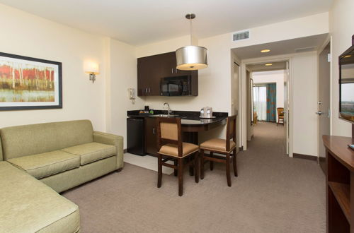 Photo 8 - Ramada Plaza Resort & Suites by Wyndham Orlando Intl Drive