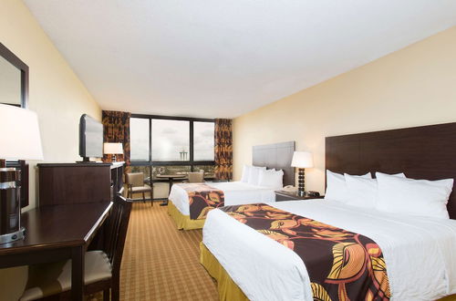 Foto 6 - Ramada Plaza Resort & Suites by Wyndham Orlando Intl Drive