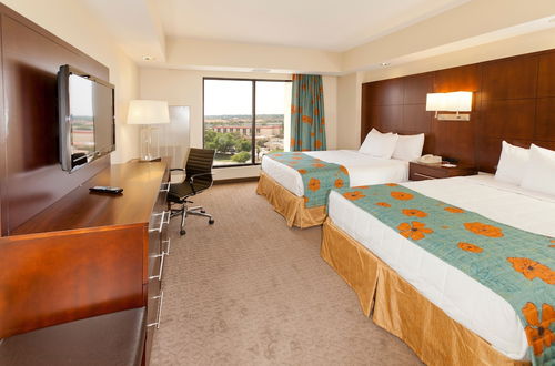 Photo 3 - Ramada Plaza Resort & Suites by Wyndham Orlando Intl Drive