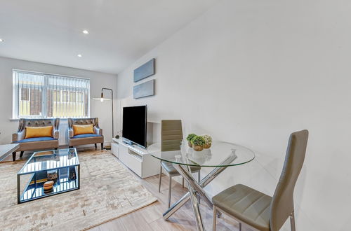 Photo 32 - St Martins House Luxury Apts. Ruislip