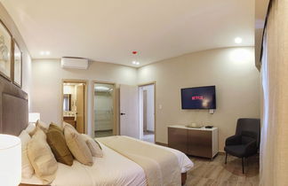 Photo 2 - Regatta Living Hotel By Mint