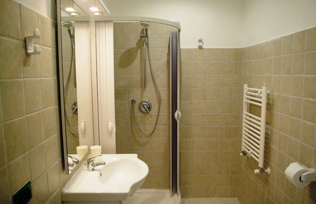 Business Home - Photo 36
