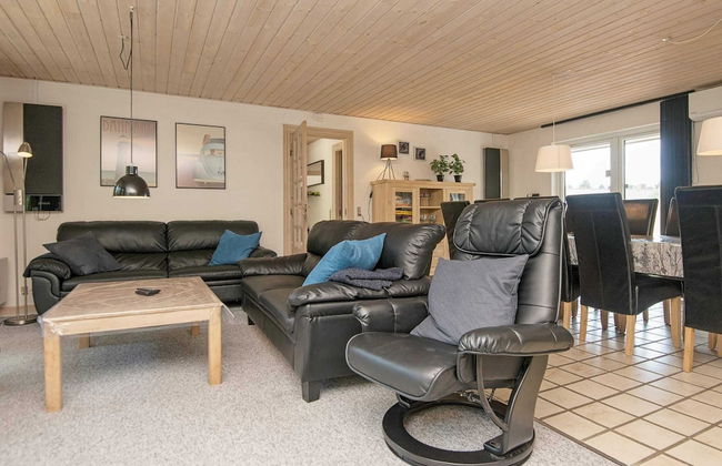 9 Person Holiday Home in Blavand - Foto 21