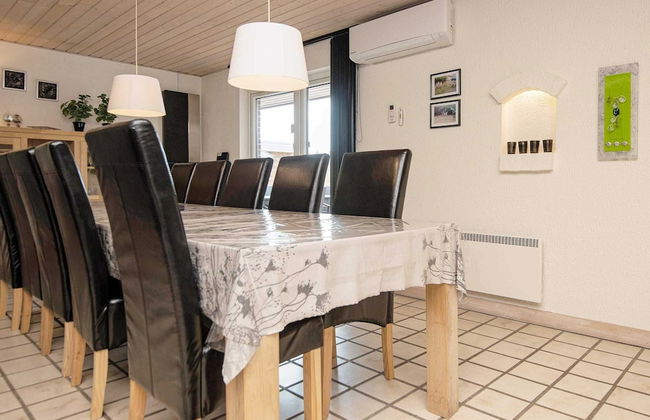 9 Person Holiday Home in Blavand - Foto 8
